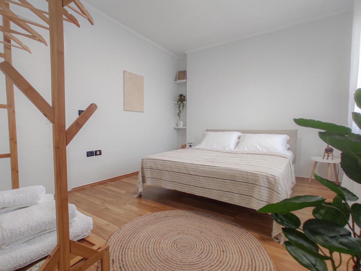Boho Style In Center Of Tirana Apartment Luaran gambar