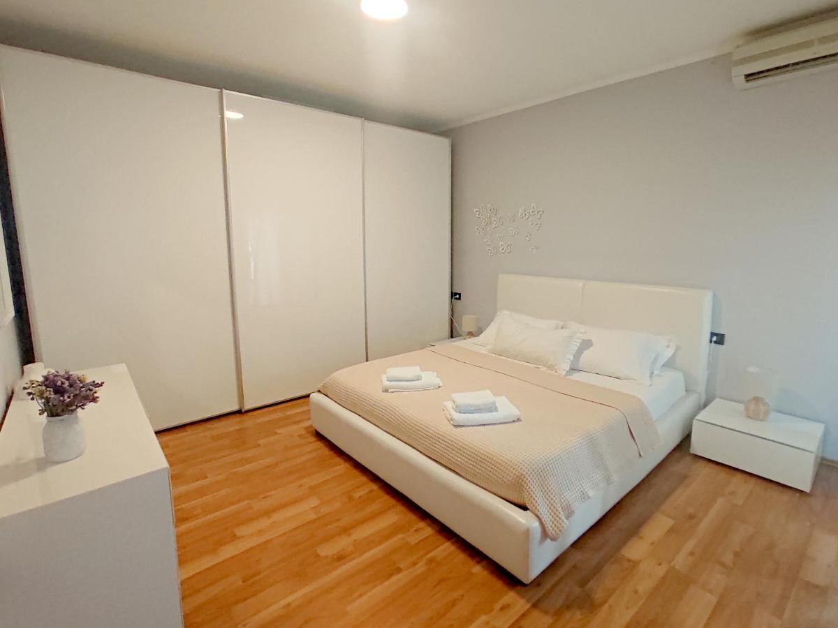 Boho Style In Center Of Tirana Apartment Luaran gambar