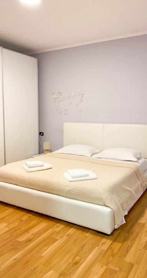 Boho Style In Center Of Tirana Apartment Luaran gambar